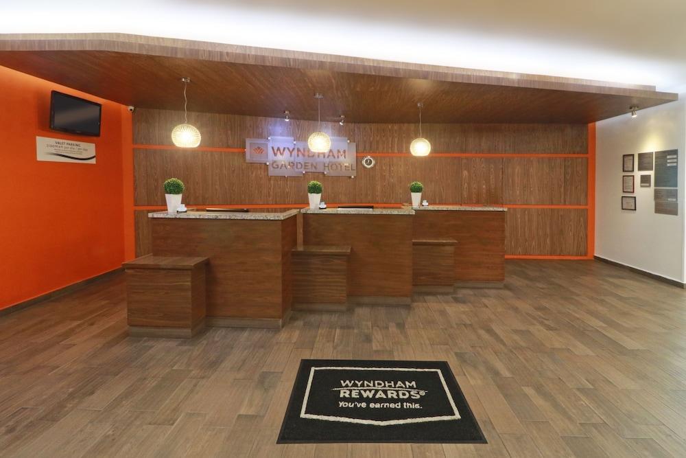 Wyndham Garden Guadalajara Acueducto Hotel Zapopan Exterior photo