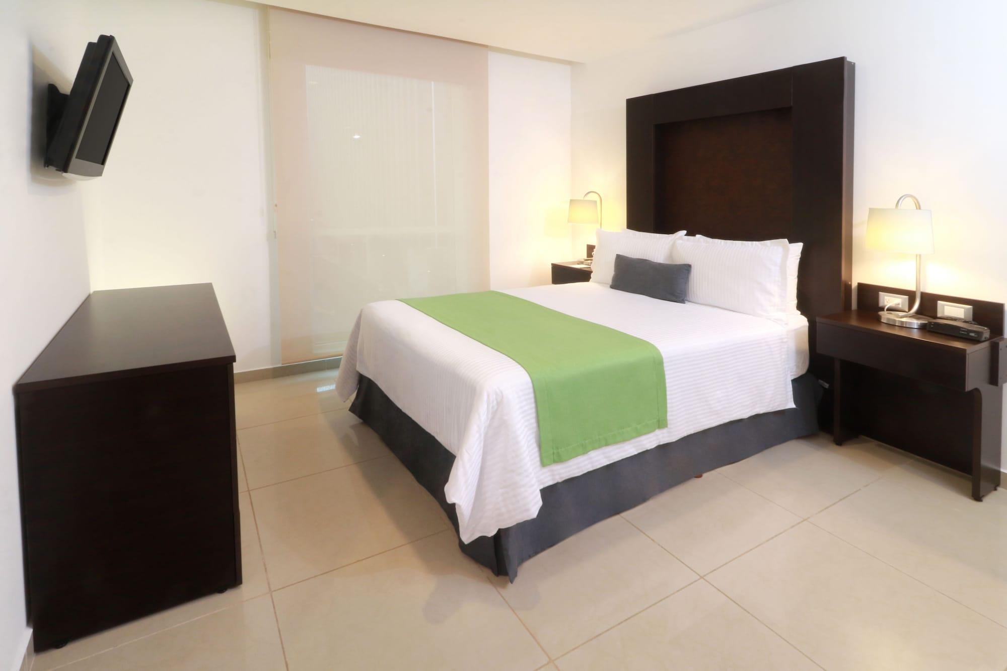 Wyndham Garden Guadalajara Acueducto Hotel Zapopan Exterior photo