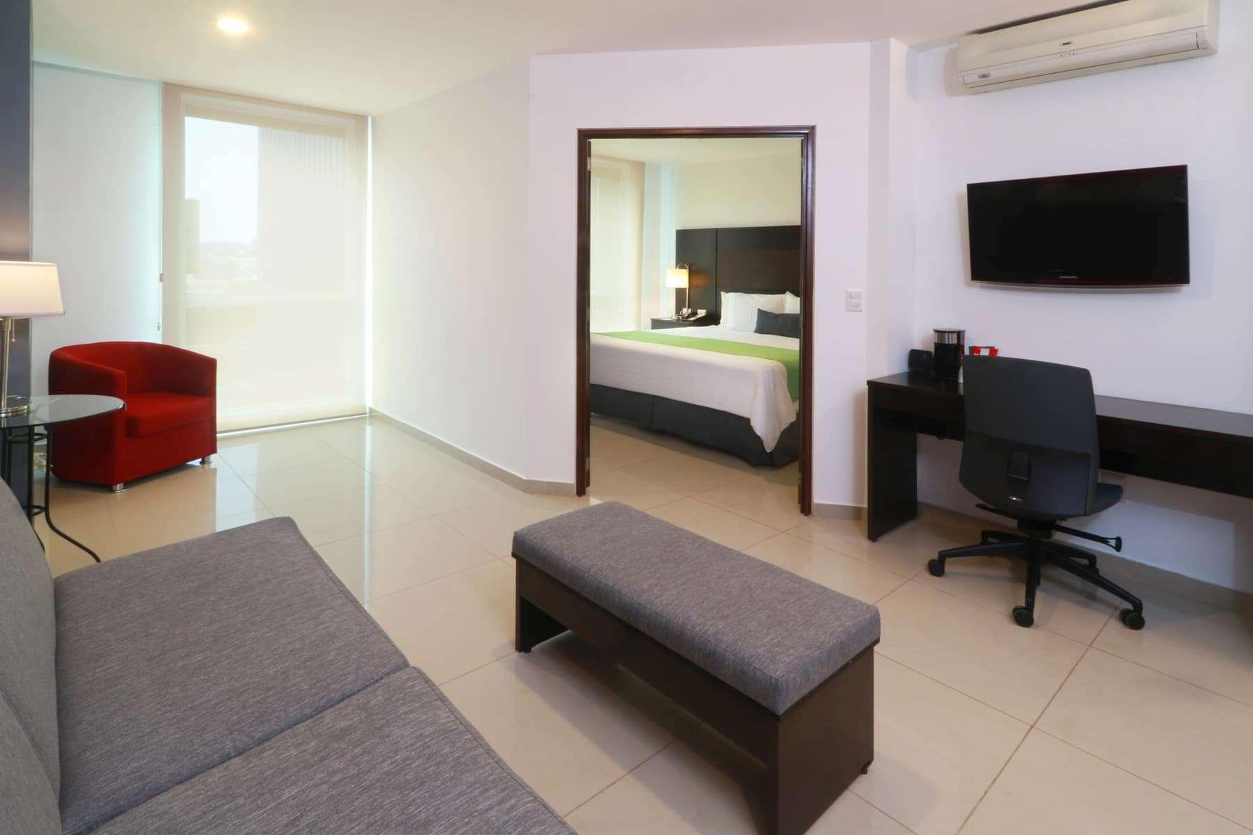 Wyndham Garden Guadalajara Acueducto Hotel Zapopan Exterior photo