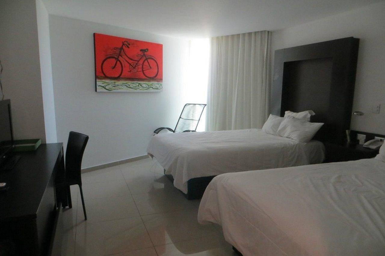 Wyndham Garden Guadalajara Acueducto Hotel Zapopan Exterior photo