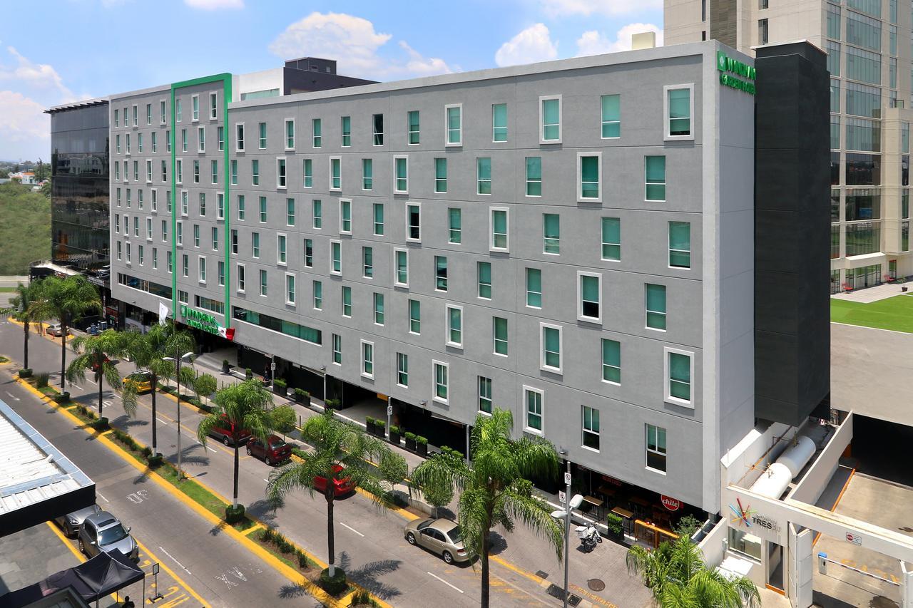 Wyndham Garden Guadalajara Acueducto Hotel Zapopan Exterior photo