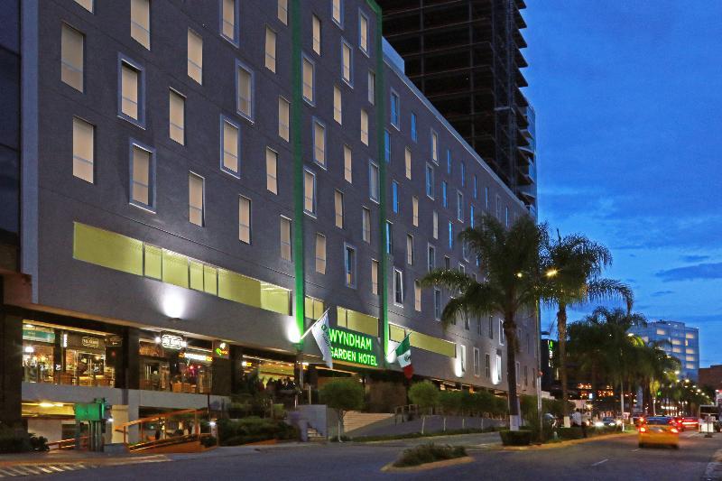 Wyndham Garden Guadalajara Acueducto Hotel Zapopan Exterior photo
